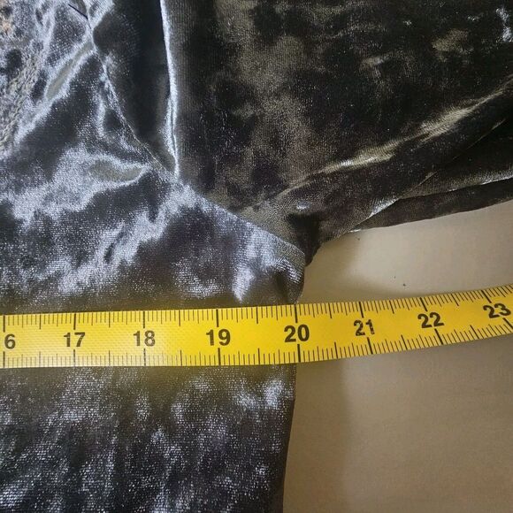 Style‎ & Co Velvet Top Blouse Floral Embroidery V-Neck Peplum L Boho Flowy Fairy - Picture 7 of 8